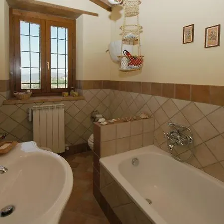 Villa Sleeps 6 Pool Wifi